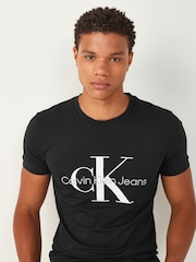 Черный - Calvin Klein 100% Cotton Logo Slim T-Shirt - Изображение 3 из 4
