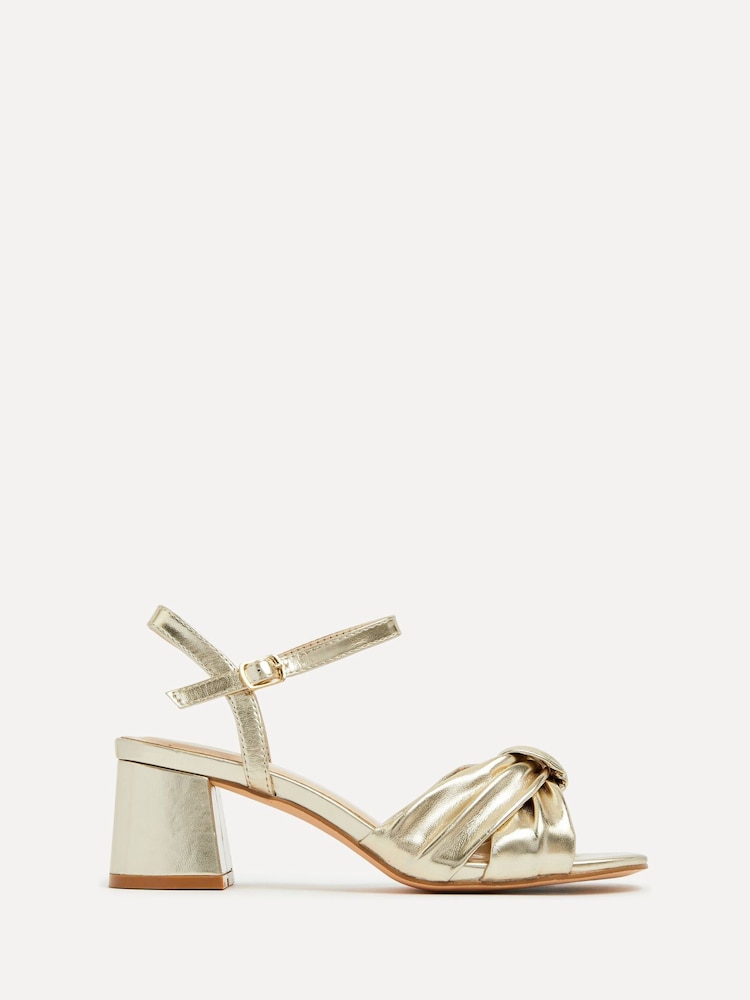 Gold - Linzi Charlotte Sandalen mti Blockabsatz und Schleife vorn - Bild 2 von 5 Gold - Linzi Charlotte Sandalen mti Blockabsatz und Schleife vorn - Bild 2 von 5