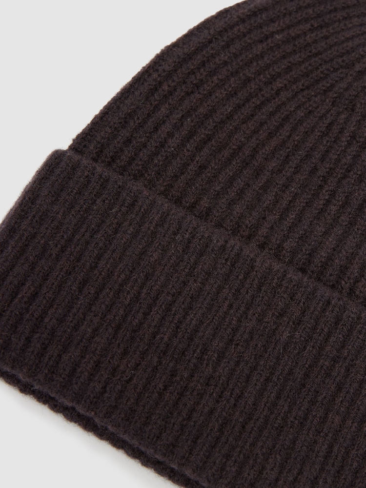 Marrón chocolate - Reiss Chaise Merino Wool Rib-Knit Beanie - Imagen 2 de 3