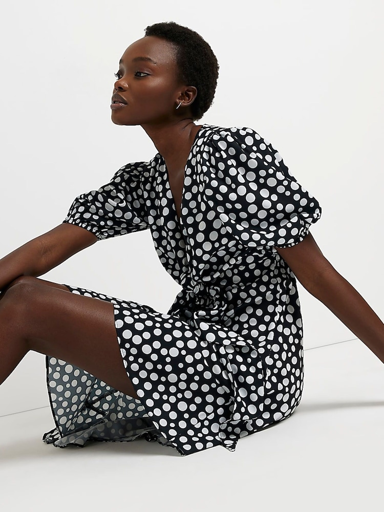 Robe midi portefeuille River Island noire - Image 4 of 5