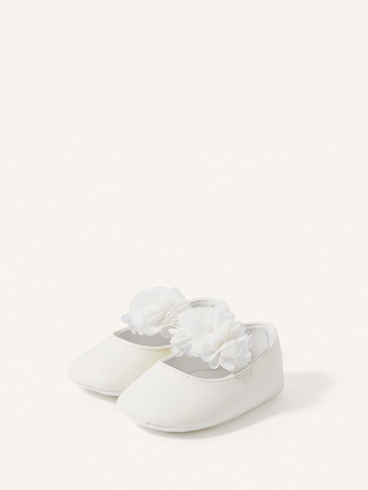 Monsoon – Schimmernde Babyschuhe mit Blumenverzierung - Bild 1 von 3