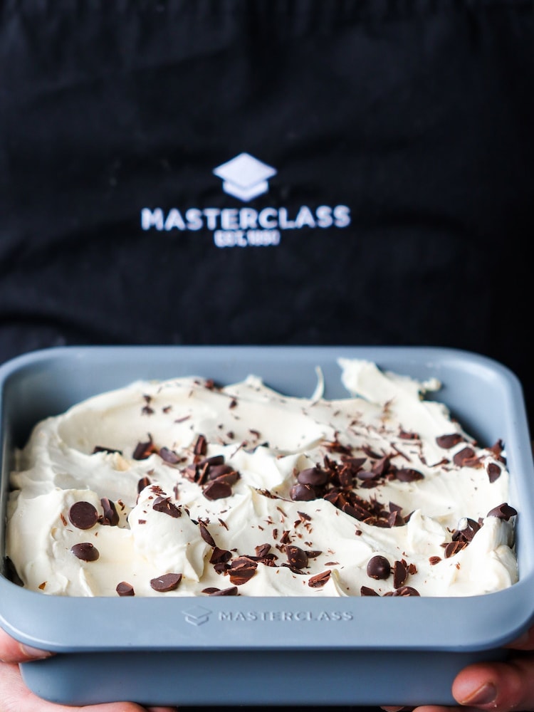 Masterclass Grey Smart Ceramic Square Baking Tin 23cm - Image 2 of 3 Masterclass Grey Smart Ceramic Square Baking Tin 23cm - Image 2 of 3