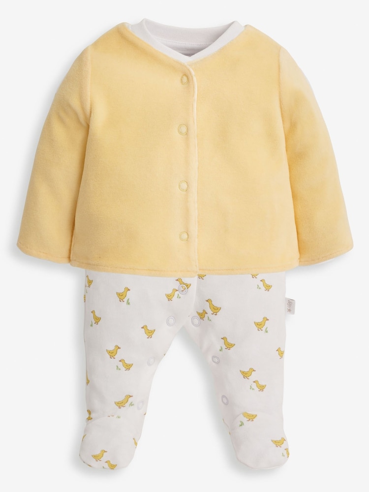Amarillo con pato - Conjunto de 2 piezas con pijama tipo pelele y chaqueta de terciopelo de Jojo Maman Bébé - Imagen 1 de 6 Amarillo con pato - Conjunto de 2 piezas con pijama tipo pelele y chaqueta de terciopelo de Jojo Maman Bébé - Imagen 1 de 6