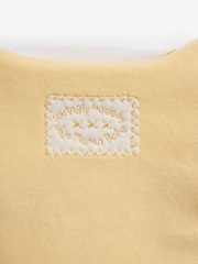 Amarillo con pato - Conjunto de 2 piezas con pijama tipo pelele y chaqueta de terciopelo de Jojo Maman Bébé - Imagen 6 de 6