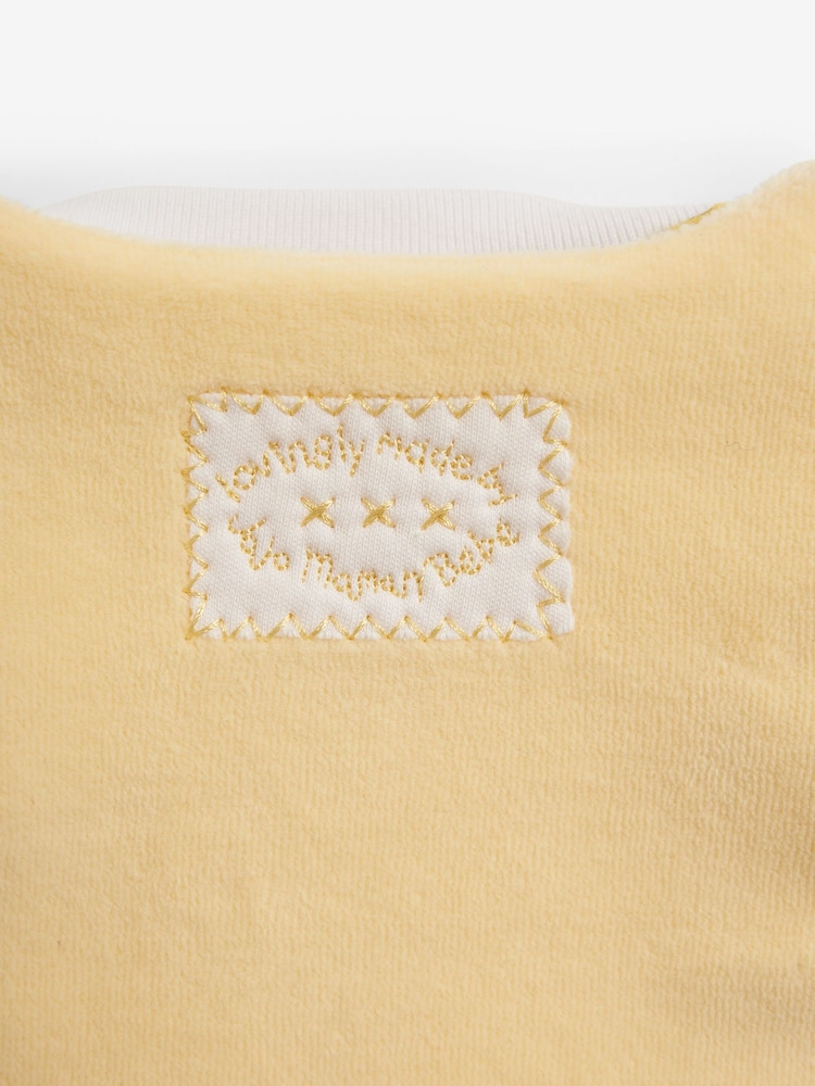 Amarillo con pato - Conjunto de 2 piezas con pijama tipo pelele y chaqueta de terciopelo de Jojo Maman Bébé - Imagen 6 de 6