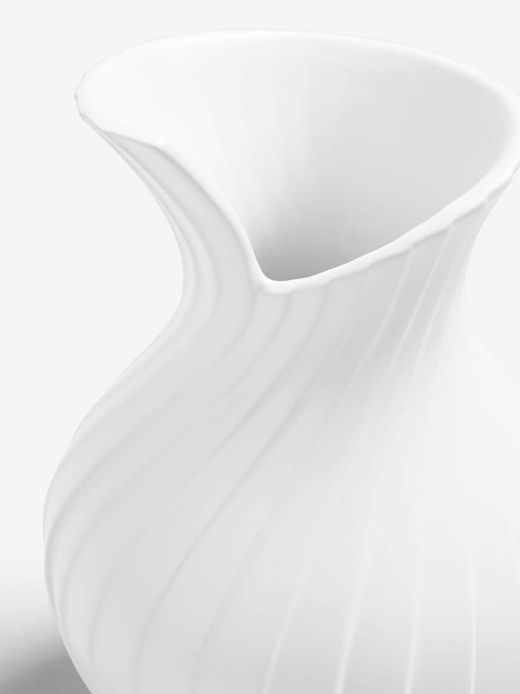 White Pleated Ceramic Medium Vase - Image 4 of 4