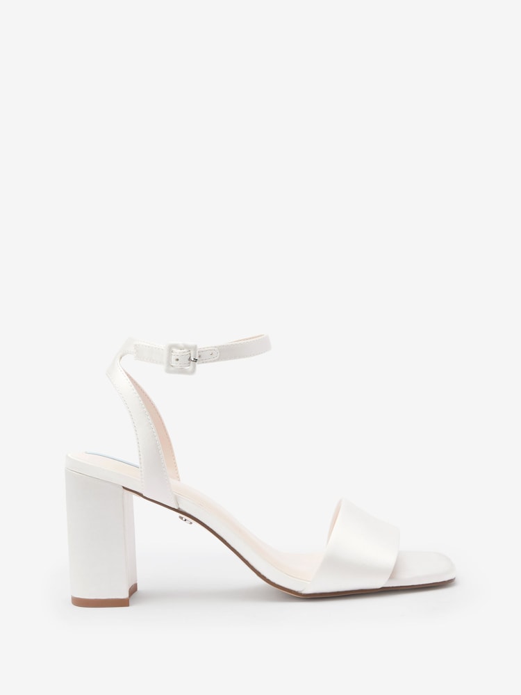 Blanc ivoire - Sandales de mariée en satin à talons carrés Forever Comfort® Wedding - Image 5 of 8