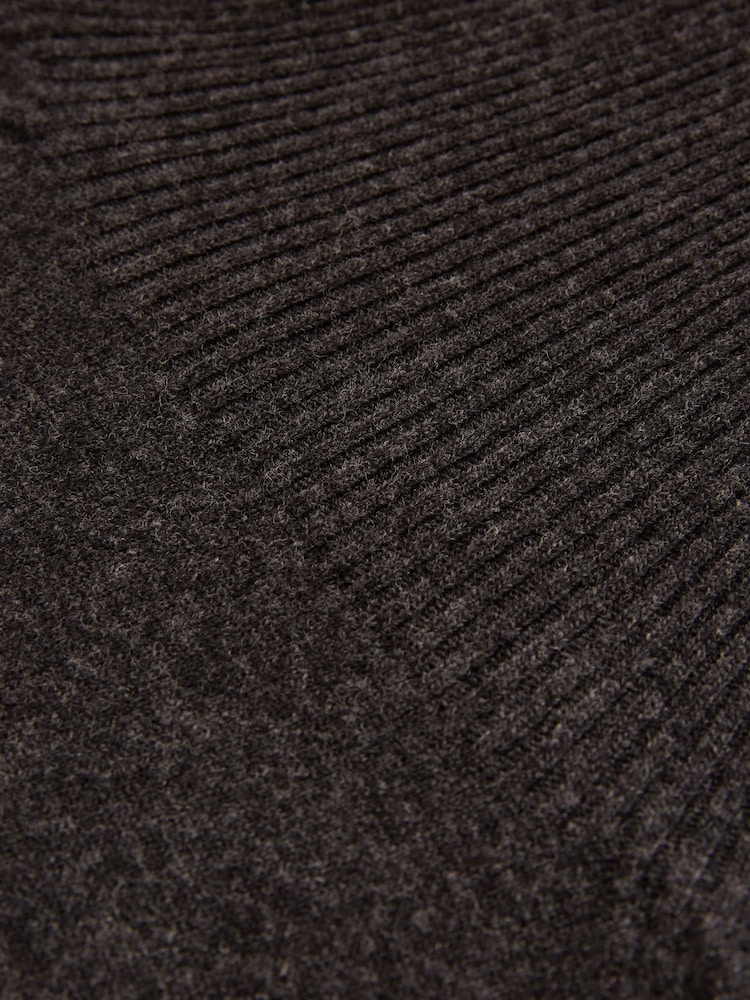Celtic & Co. Womens Geelong Slouch Roll Neck Jumper - Image 7 of 7