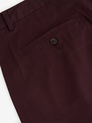 Burgundsko rdeča - Raztegljive chino kratke hlače - Slika 7 iz 7
