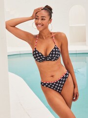Mono Holzblock - Wattiertes Bikini-Oberteil mit tiefem Ausschnitt und Bügeln - Bild 2 von 5