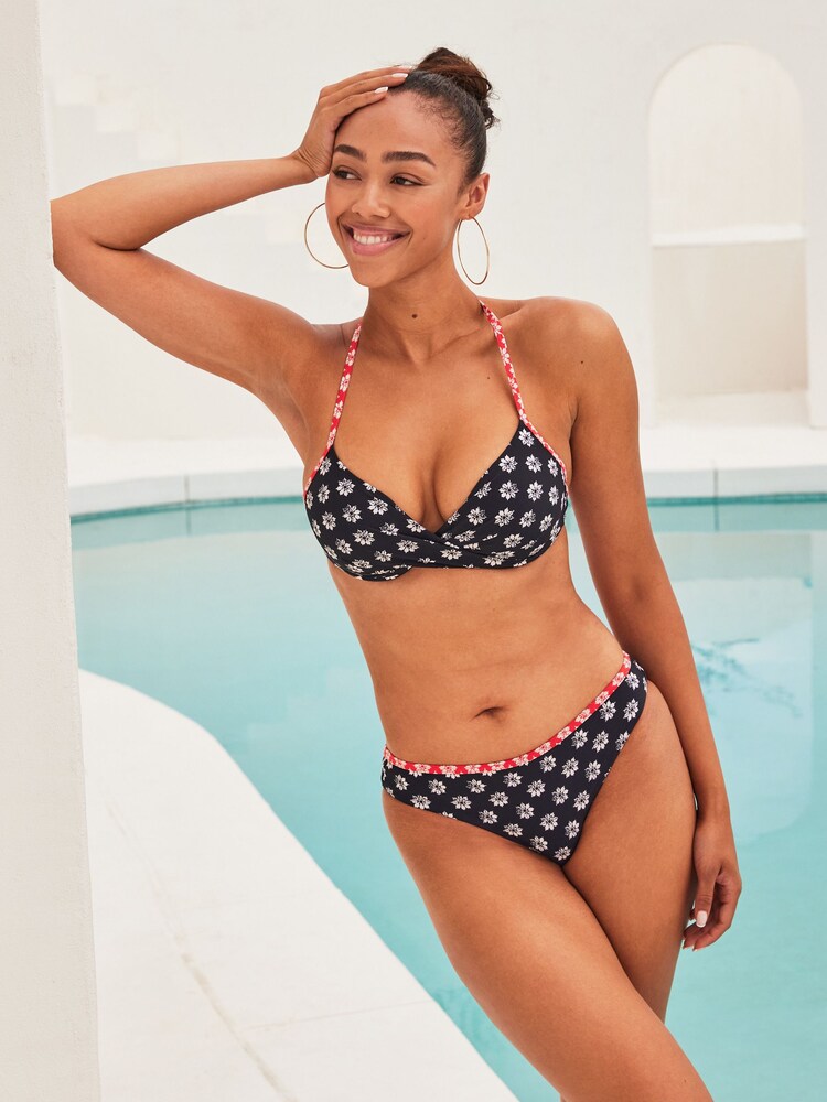 Mono Holzblock - Wattiertes Bikini-Oberteil mit tiefem Ausschnitt und Bügeln - Bild 2 von 5 Mono Holzblock - Wattiertes Bikini-Oberteil mit tiefem Ausschnitt und Bügeln - Bild 2 von 5