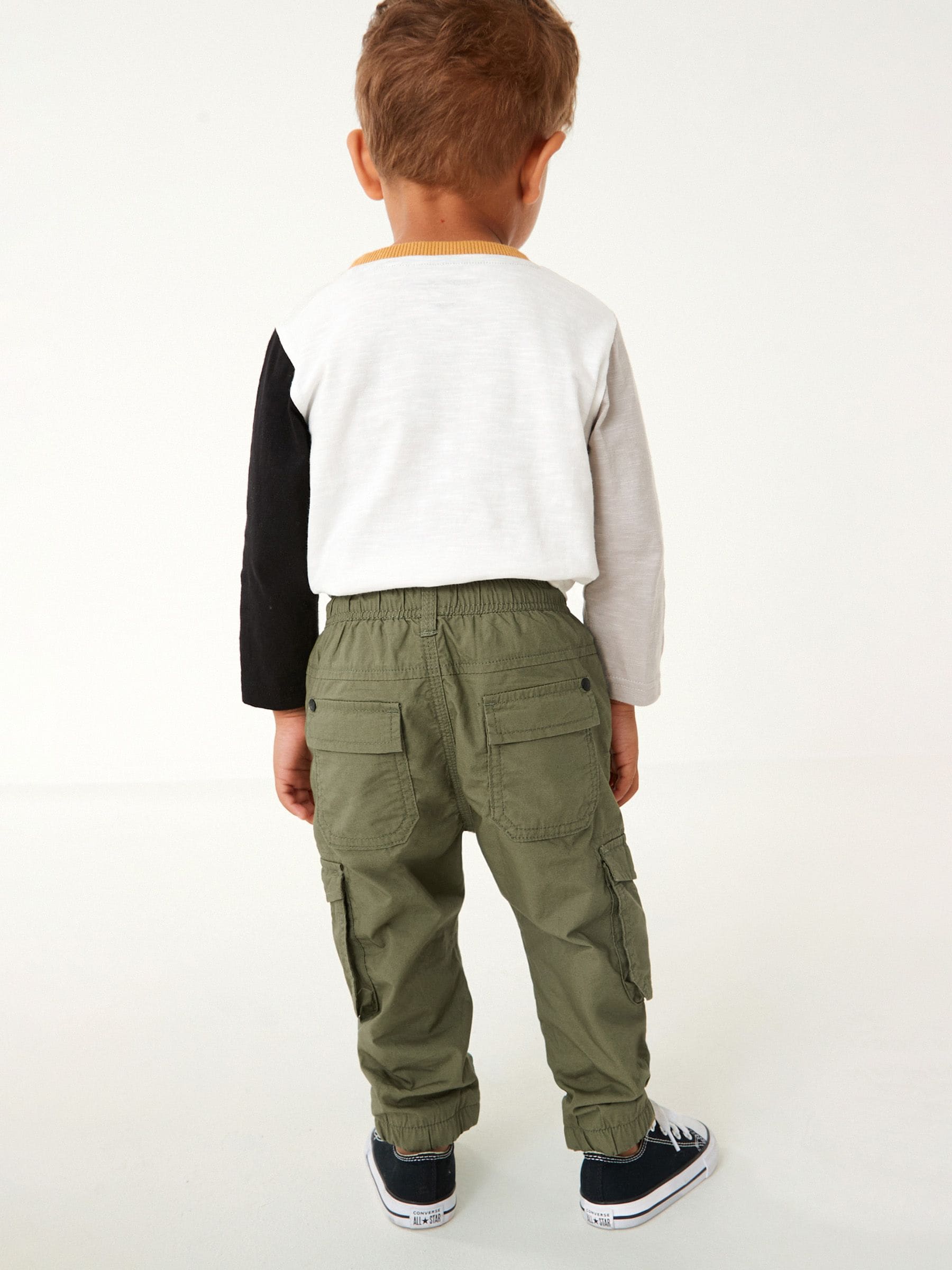 Next：日本 カーキ グリーン - 裏地付き カーゴパンツ（ 3 ヶ月〜 7 歳