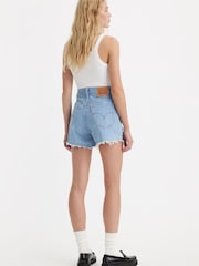 Светлый выбеленный джинс - Levi's® 100% Cotton High Waisted Mom Shorts - Изображение 2 из 3