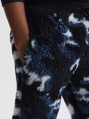 Reiss Blue Camo Deacon Camouflage Fleece Joggers - Image 4 of 7