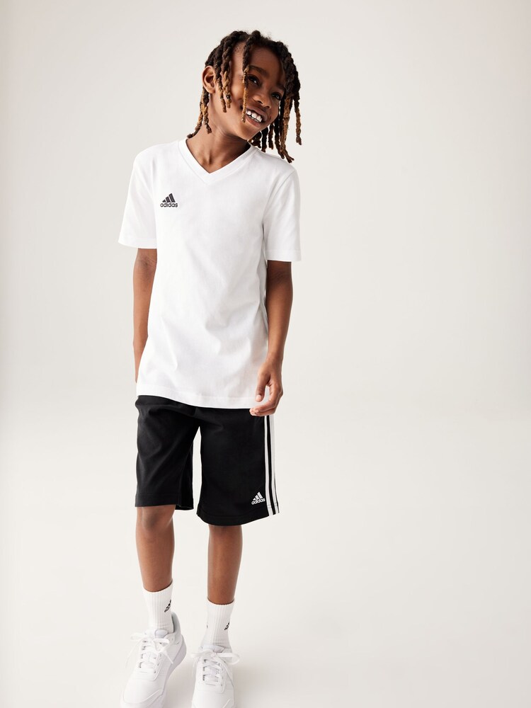 Schwarz - adidas Sportswear Essentials Strickshorts mit 3 Streifen - Bild 1 von 9