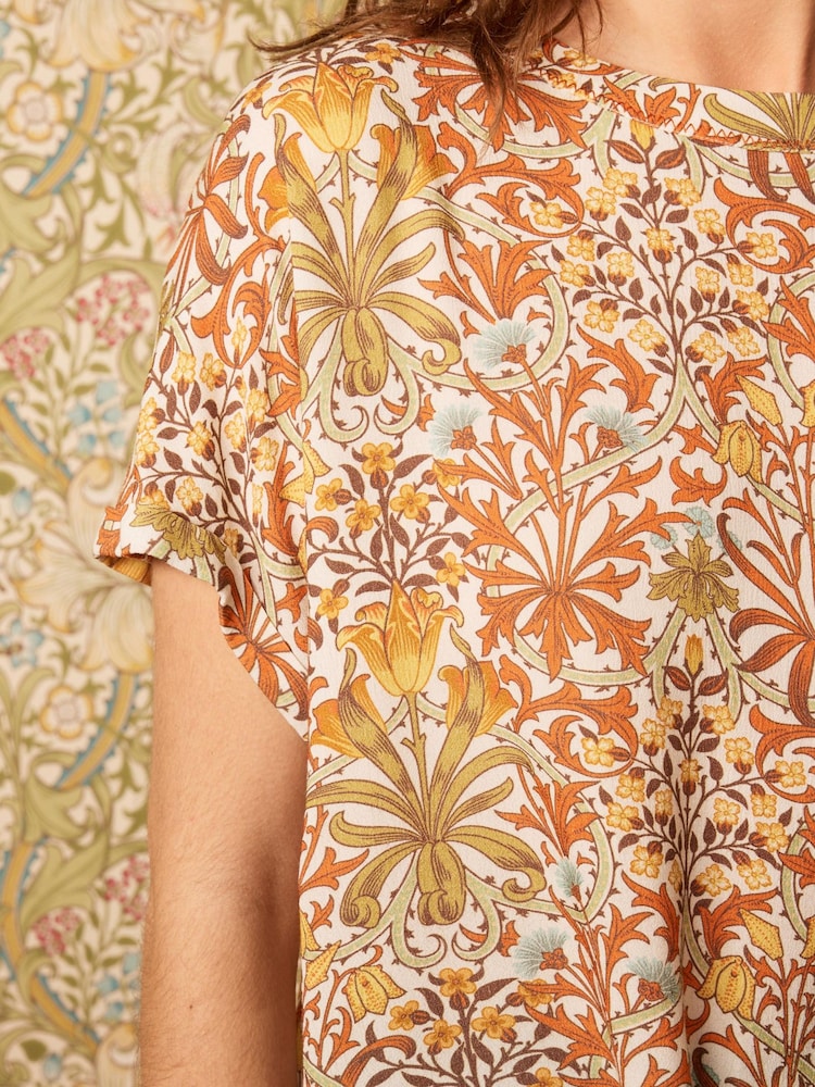 Morris & Co. Woodland Weeds Short Sleeve Curved Hem T-Shirt - Image 5 of 5