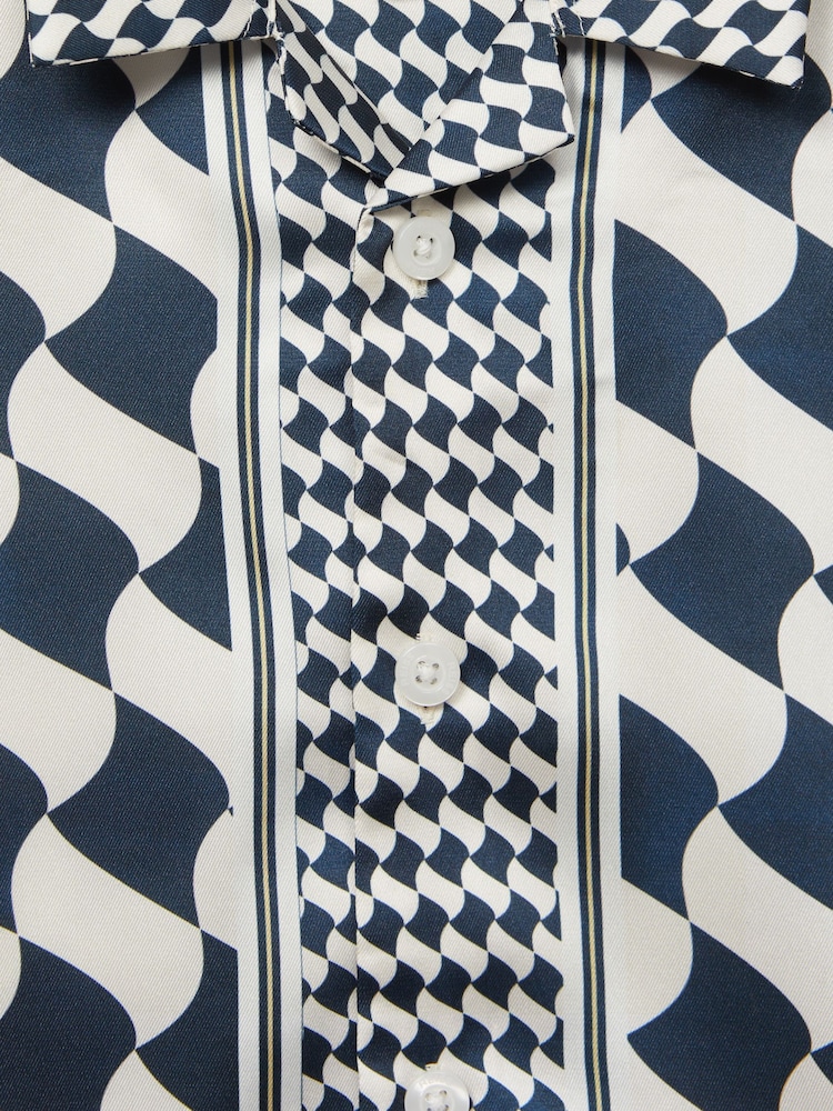 Reiss Navy/Ivory Devaroe Junior Cuban Collar Short Sleeve Shirt - Image 7 of 7 Reiss Navy/Ivory Devaroe Junior Cuban Collar Short Sleeve Shirt - Image 7 of 7