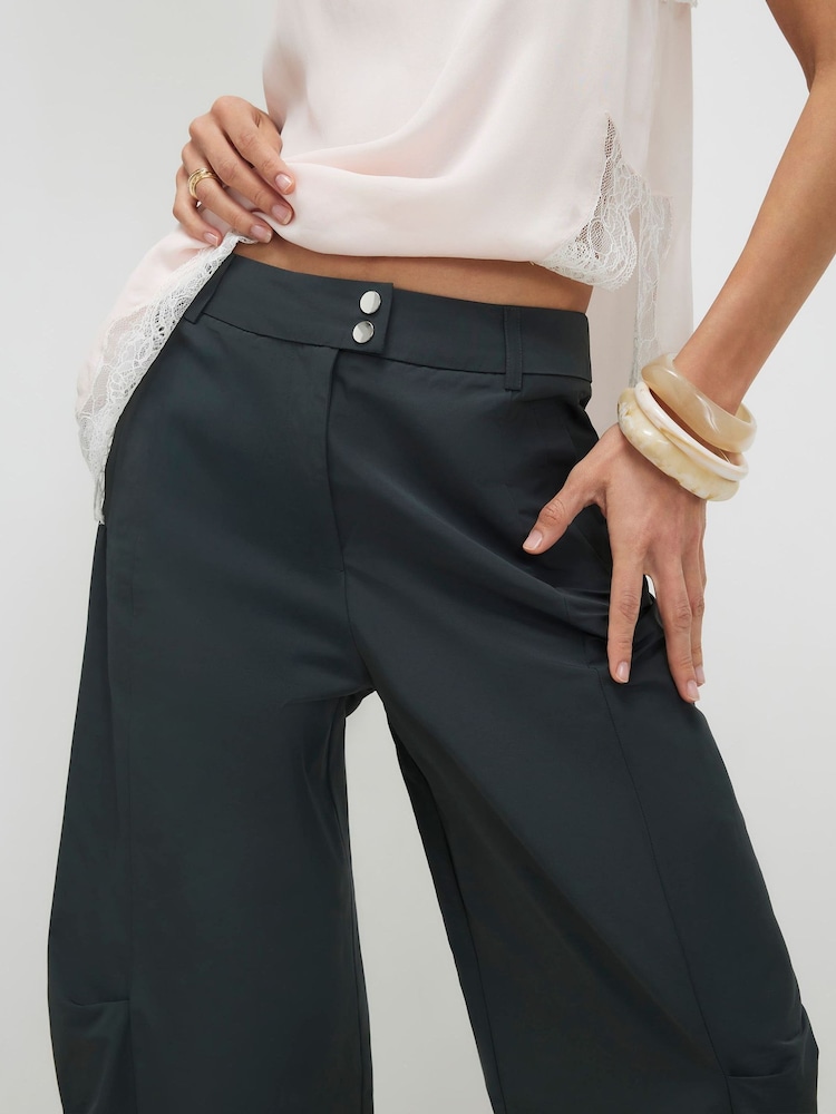 River Island Green High Rise Barrel Leg Utility Trousers - Image 4 of 4 River Island Green High Rise Barrel Leg Utility Trousers - Image 4 of 4