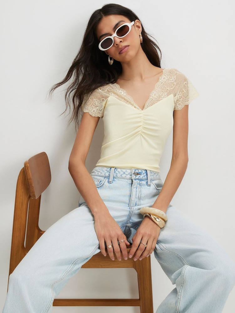 River Island Yellow Short Sleeve Lace Trim Ruched Top - Image 2 of 4 River Island Yellow Short Sleeve Lace Trim Ruched Top - Image 2 of 4