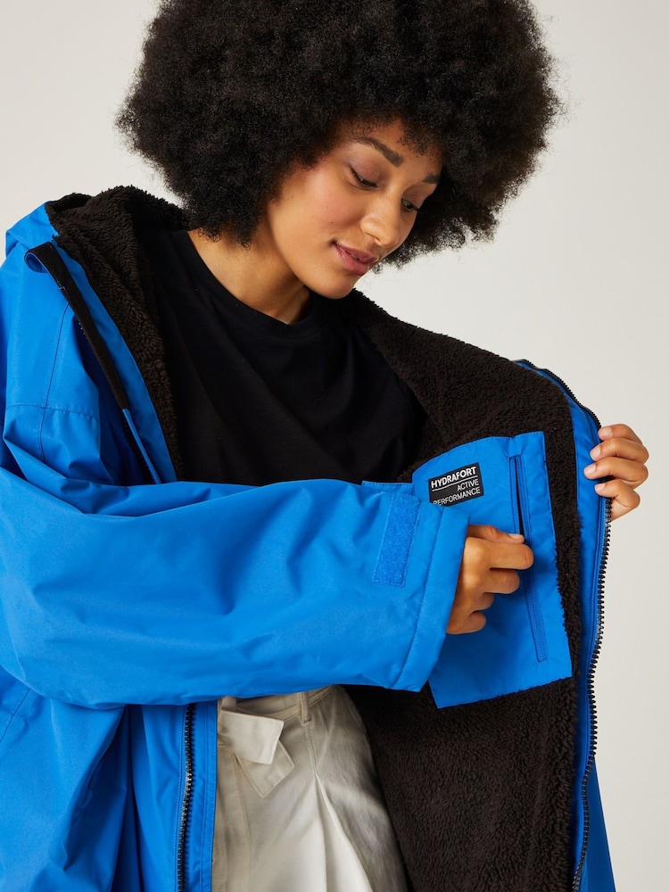 Regatta Dark Sky Blue Adult Waterproof Changing Robe - Image 4 of 12