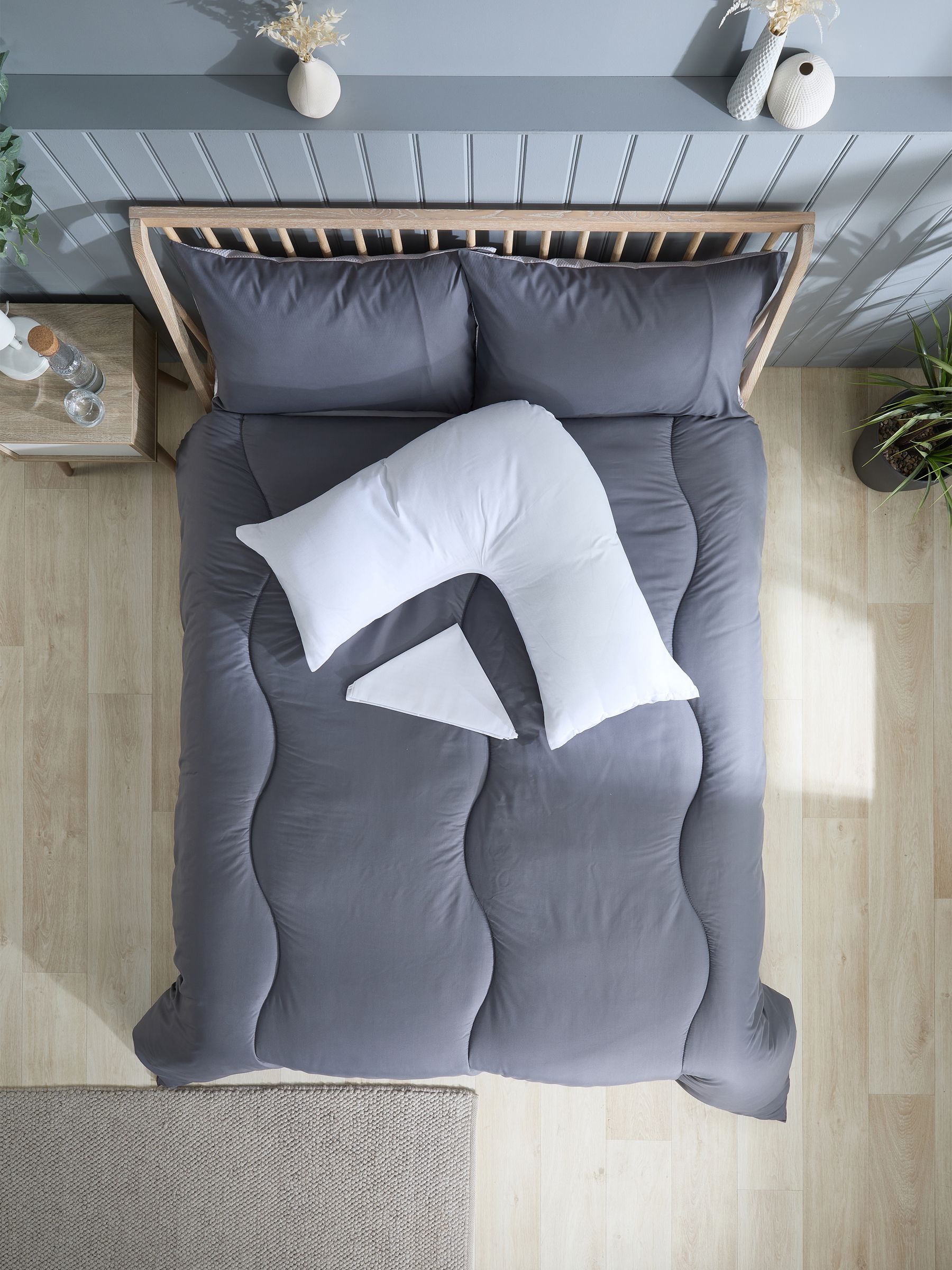 Slumberdown Pregnancy V Pillow with Pillowcase - Orthopedic Support for Maternity, Reading & Sitting Up in Bed | UK-Made, Non-Allergenic Cover & Washable (84 x 35cm) - Image 3