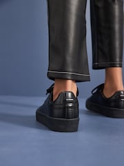 Schwarz - Signature Lederturnschuhe mit dicker Sohle - Bild 2 von 10