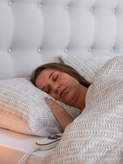 Snuggledown White Intelligent Warmth Heated Topper - Image 3 of 6