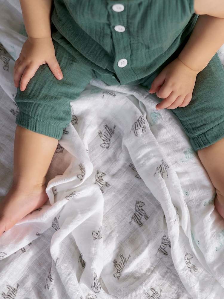 aden + anais White Large Cotton Muslin Blankets 2 Pack - Image 5 of 6