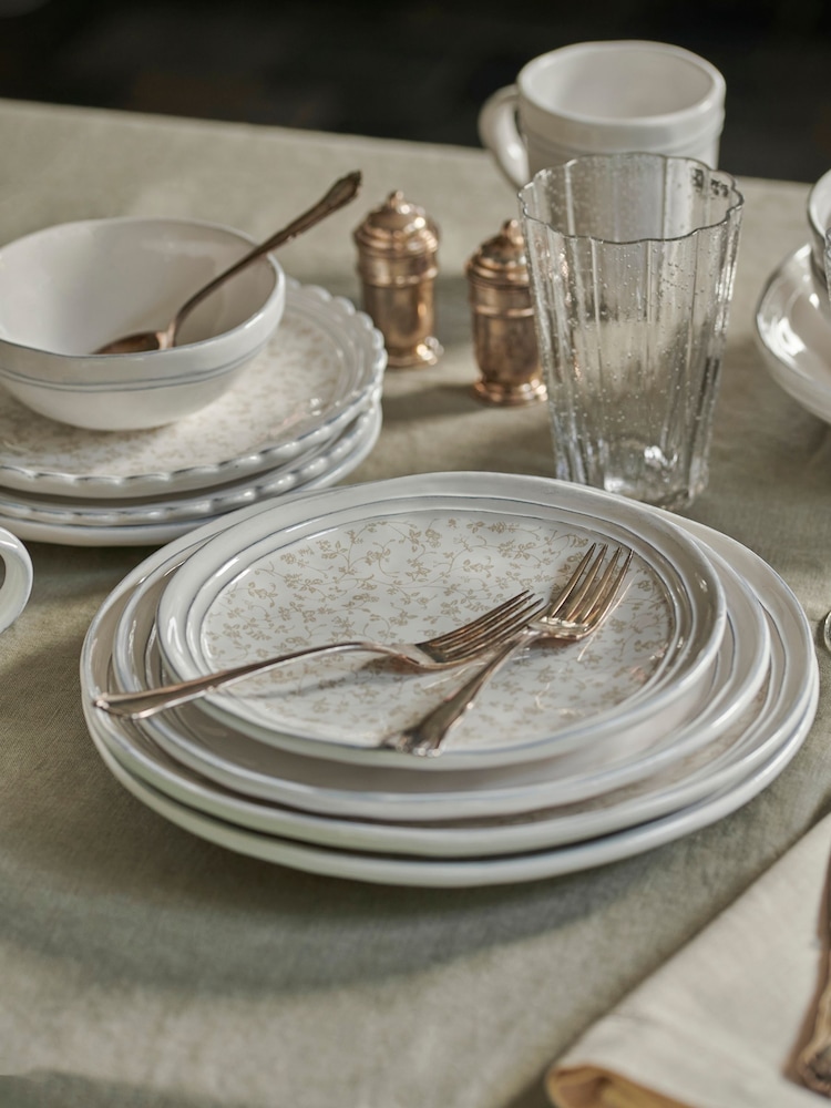 Laura Ashley 16 Piece White Dinnerset Artisan collectables - Image 1 of 2