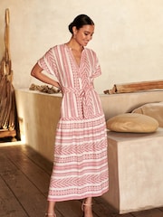 Weiß, pink: - Besticktes Midikleid im Kaftan-Stil - Bild 3 von 5