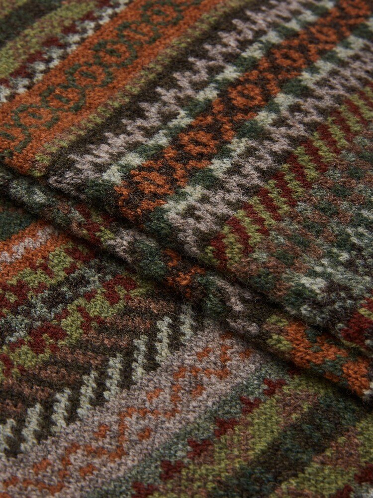 Celtic & Co. Mens Green Lambswool Fairisle Pattern Scarf - Image 3 of 3