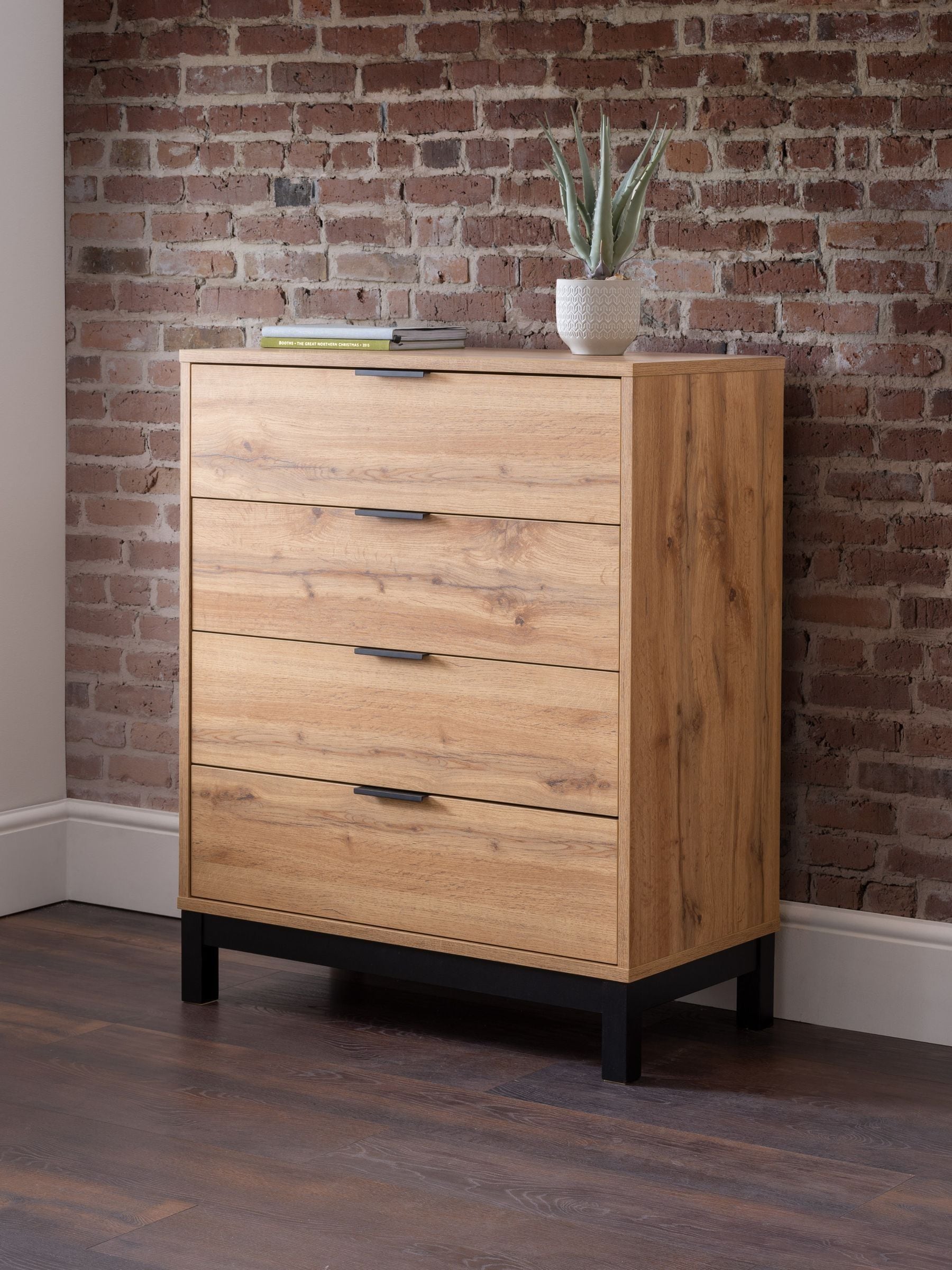 Julian Bowen Bali Oak 4 Drawer Chest of Drawers - Image 9
