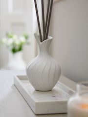 Pink Pepper and Pomegranate 100ml 100ml Reed Diffuser - Image 2 of 3