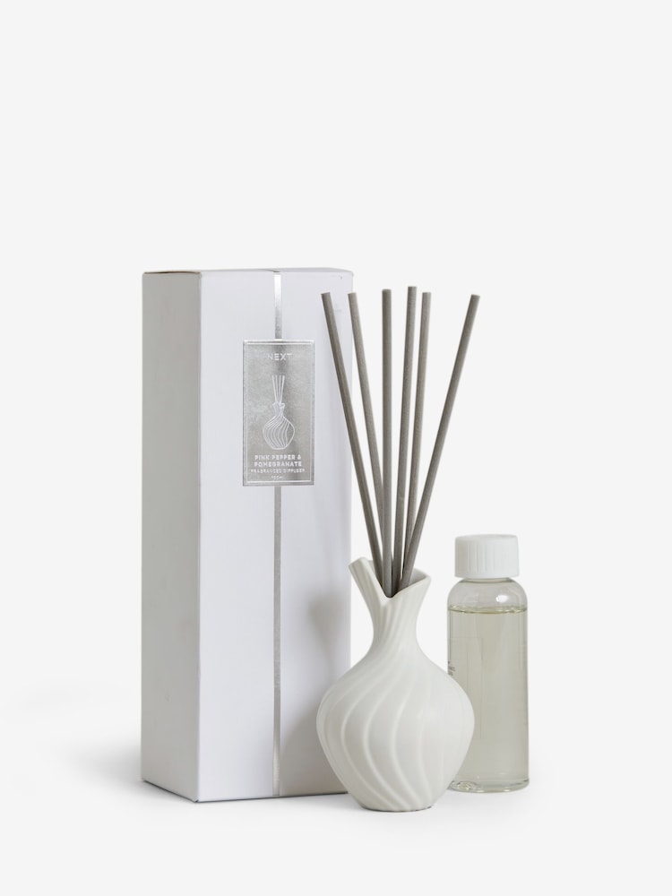 Pink Pepper and Pomegranate 100ml 100ml Reed Diffuser - Image 3 of 3
