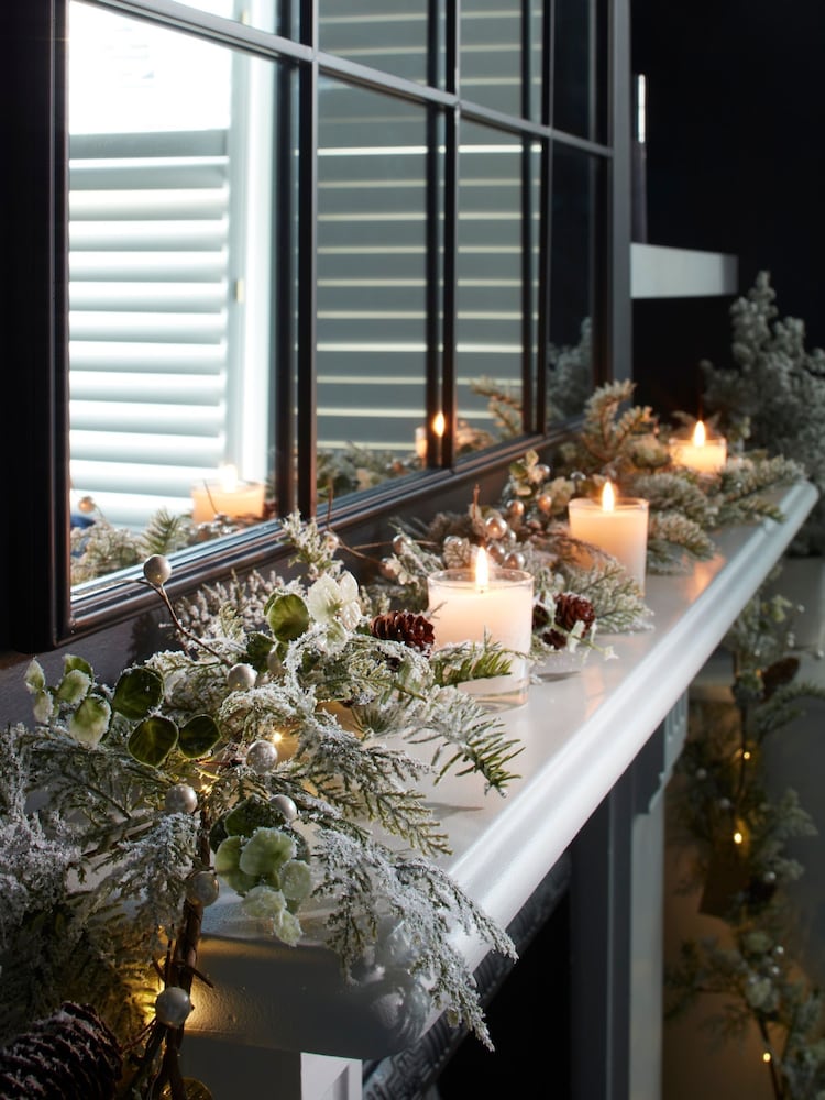 Bayswood Green Lit Pine Cone Christmas Garland 360cm - Image 2 of 4