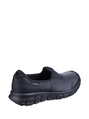 أسود - حذاء نسائي جلد للعمل سهل اللبس ومضاد للانزلاق Sure Track من ‪Skechers‬ - صورة 2 من 4
