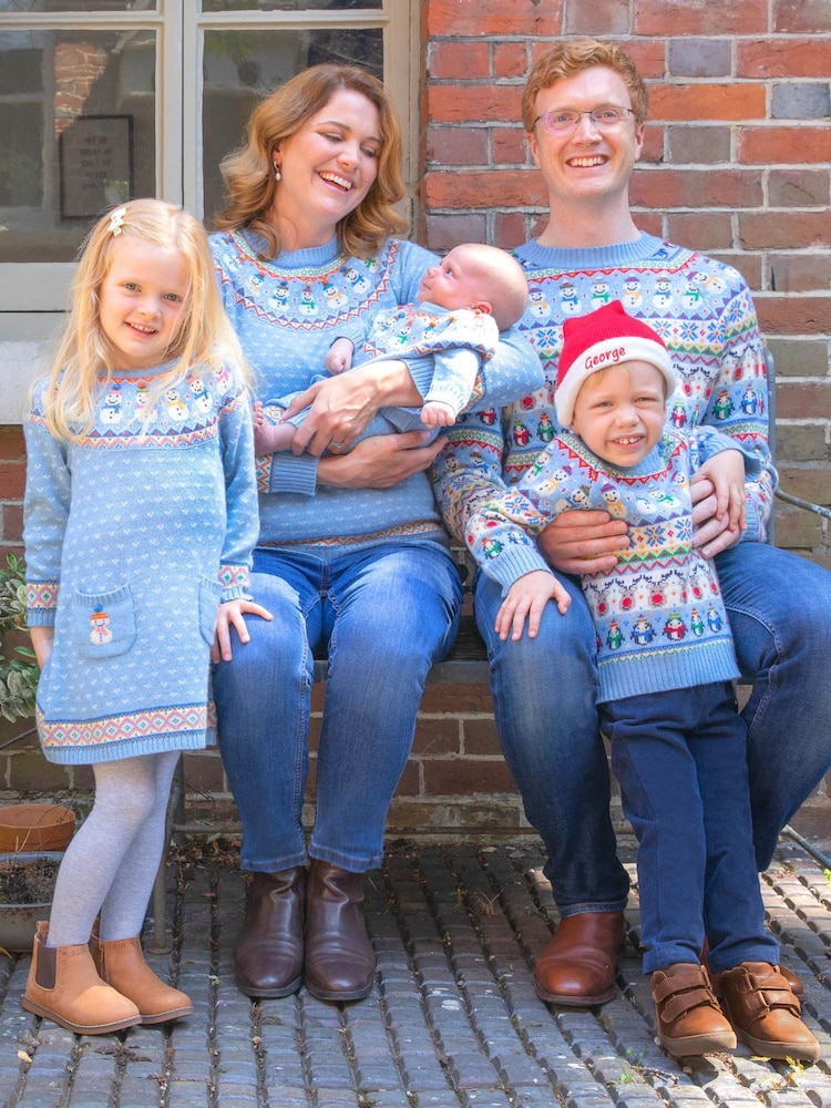 Jojo Maman Bébé – Strickkleid mit Schneemann-Norwegermuster - Bild 2 von 4 Jojo Maman Bébé – Strickkleid mit Schneemann-Norwegermuster - Bild 2 von 4