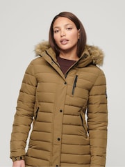 Brązowy - Długi, lekko ocieplany płaszcz puchowy Superdry z kapturem i sztucznym futerkiem - Image 3 of 9