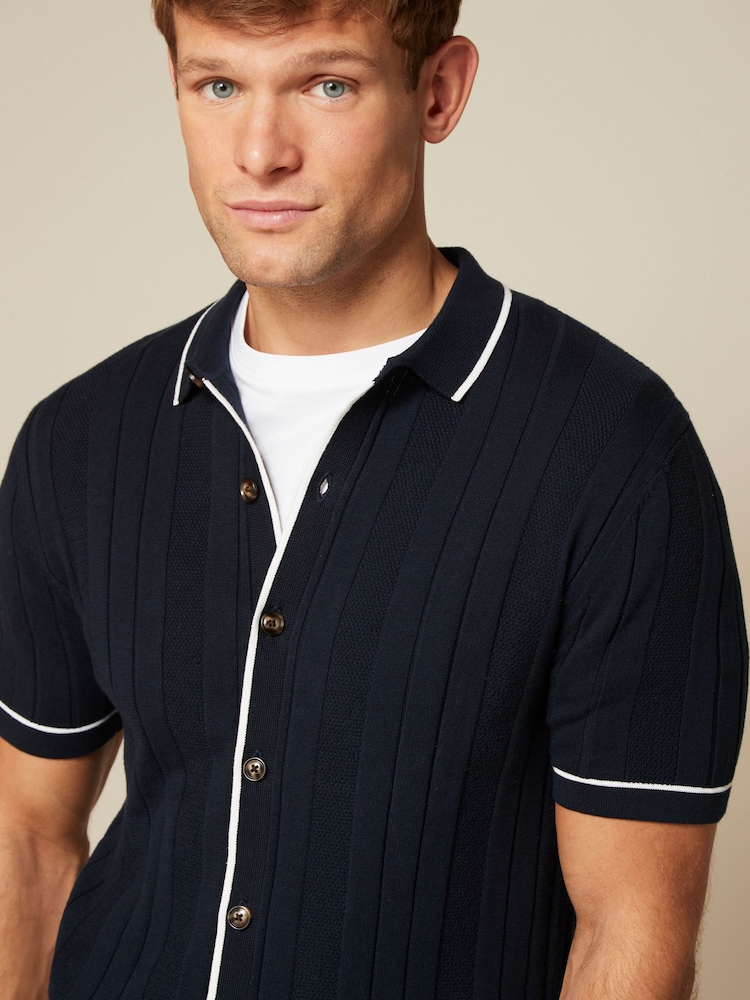Marineblaue Textur - Durchgeknöpftes Polo-Shirt - Bild 1 von 8