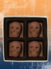 Choc on Choc 4 Pack Chocolate Mini Skulls - Image 3 of 5