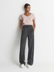 Футболка из хлопкового трикотажа с V-образным вырезом Reiss Luana - Изображение 3 из 6