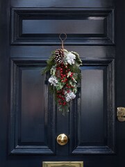 Bayswood Green Pine Cone Swag Wreath - Image 2 of 4