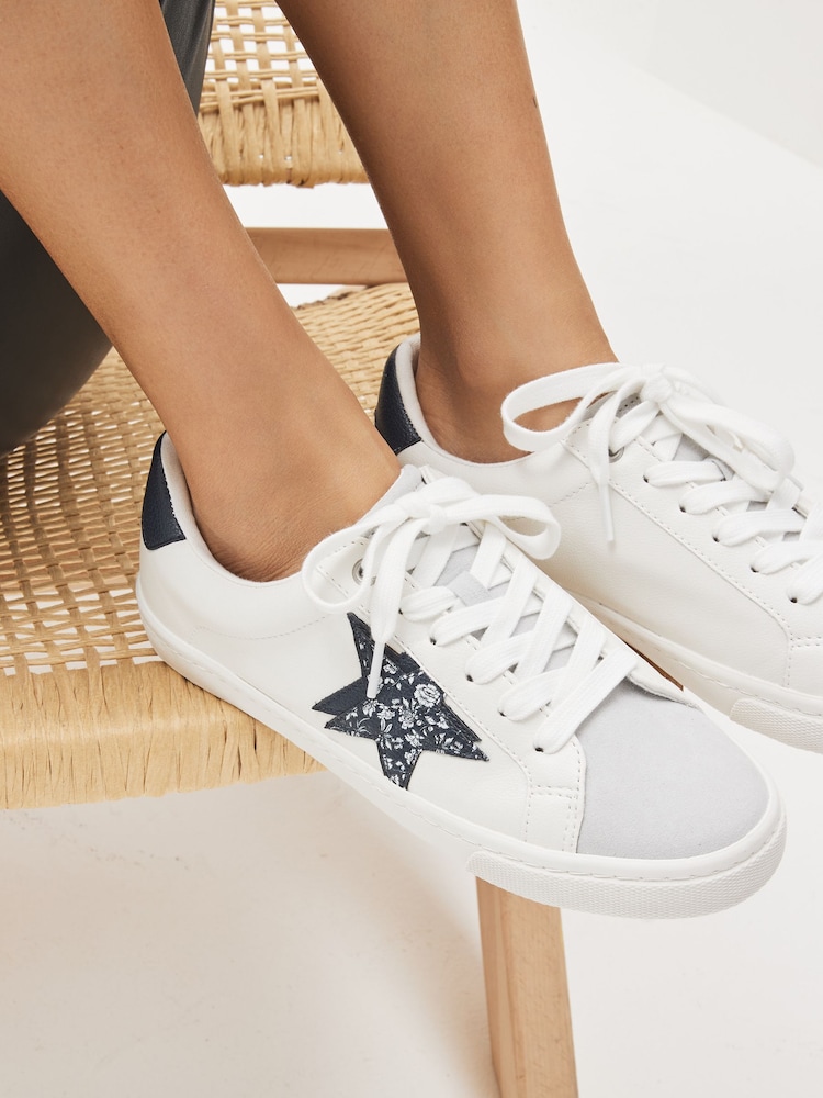 Weiß/Blau - Forever Comfort® Star Turnschuhe zum Schnüren - Bild 1 von 7