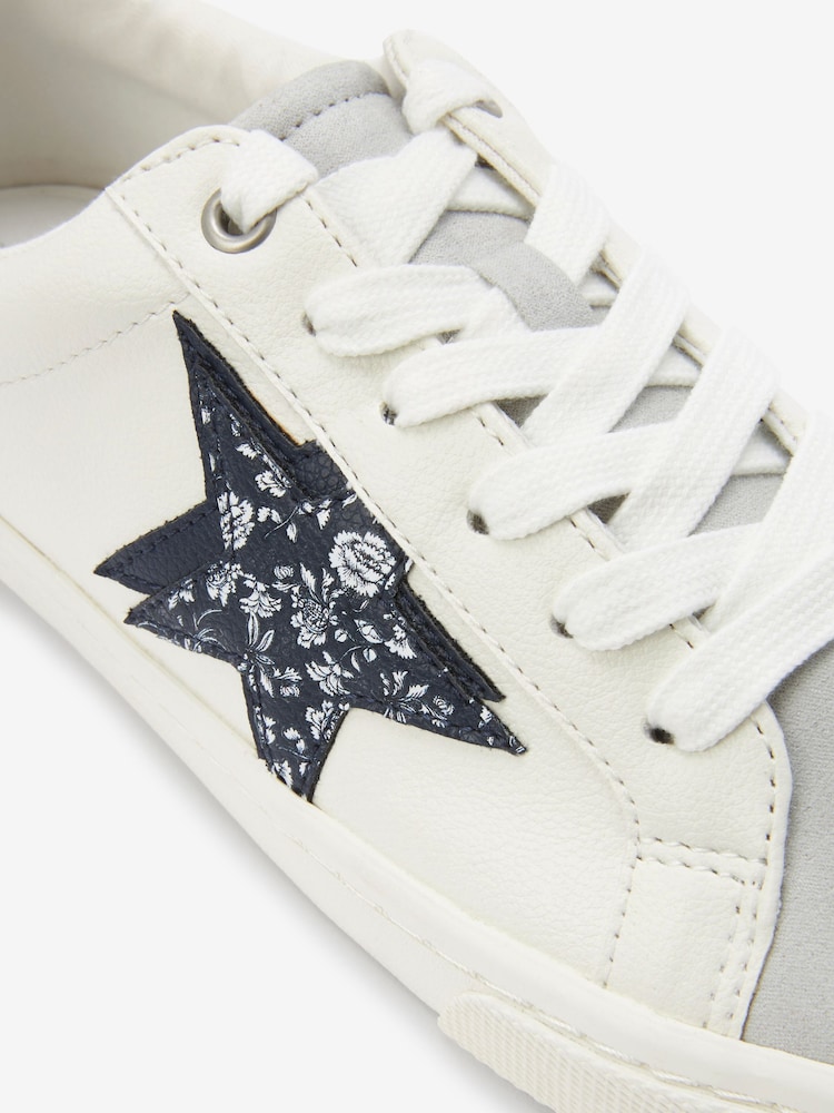 Blanc/Bleu - Baskets Forever Comfort® à lacets et motif étoiles - Image 6 of 7