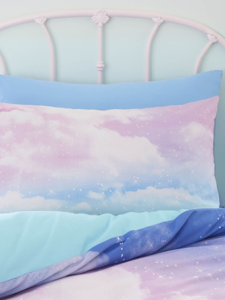 Juego de funda de edredón y funda de almohada con diseño reversible sombreado Rainbow Clouds de Catherine Lansfield - Imagen 2 de 4 Juego de funda de edredón y funda de almohada con diseño reversible sombreado Rainbow Clouds de Catherine Lansfield - Imagen 2 de 4