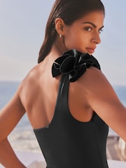 Schwarz - Bauchformender One-Shoulder-Badeanzug mit Rüschen - Bild 4 von 6