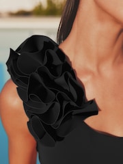 Schwarz - Bauchformender One-Shoulder-Badeanzug mit Rüschen - Bild 5 von 6