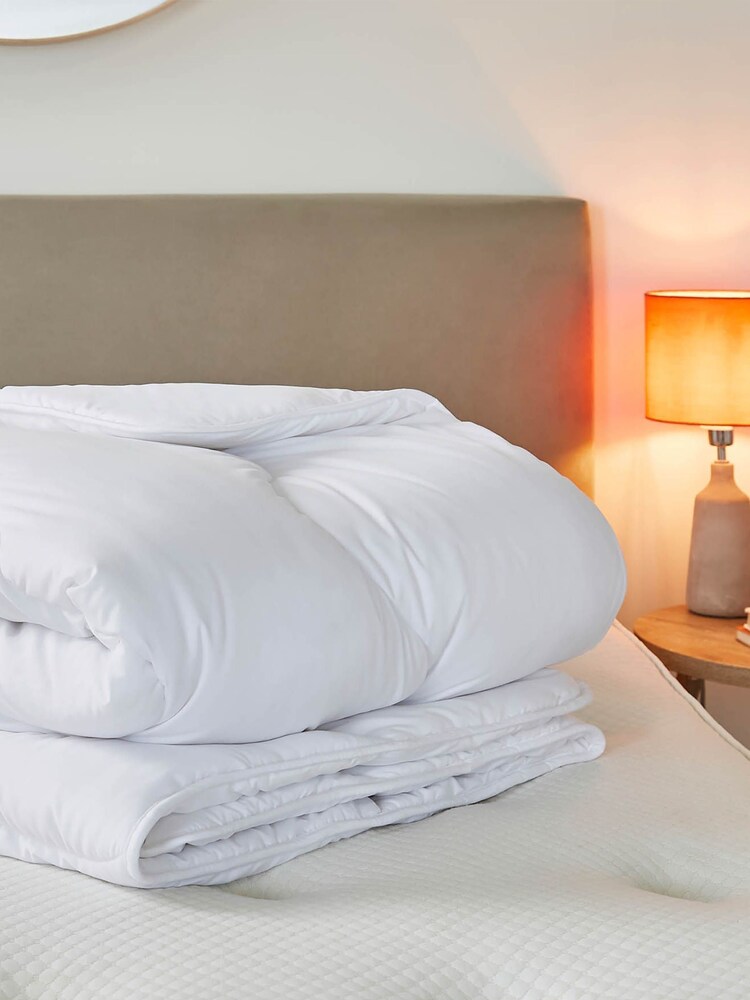 Martex Warm Nights Soft Touch 13.5 Tog Duvet - Image 2 of 4