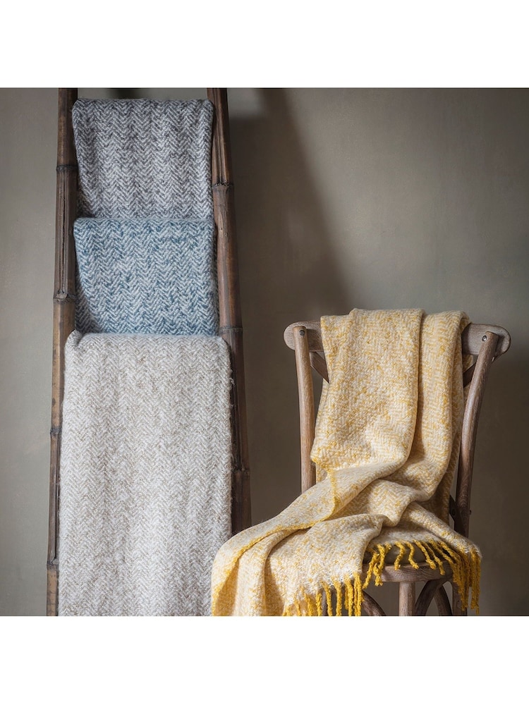 Gallery Home Grey Herringbone Throw - Image 2 of 3 Gallery Home Grey Herringbone Throw - Image 2 of 3