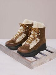 Celtic & Co. Brown Hiker Trainers - Image 5 of 6